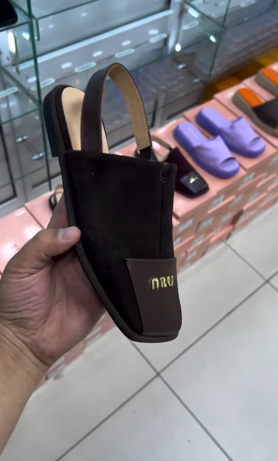 Women's casual leather sandals