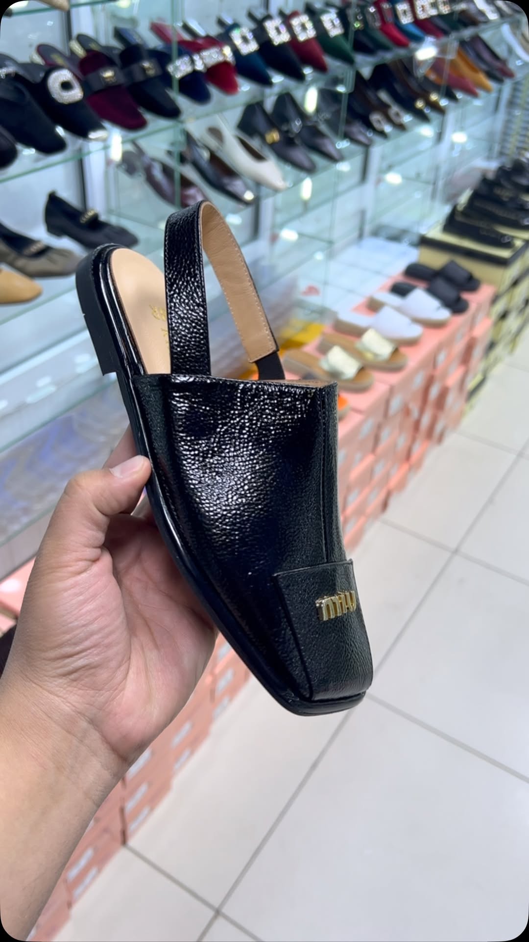 Women's casual leather sandals