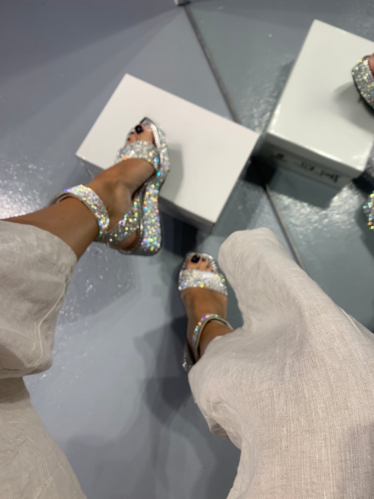 Light luxury rhinestone thickened soft-soled sandals